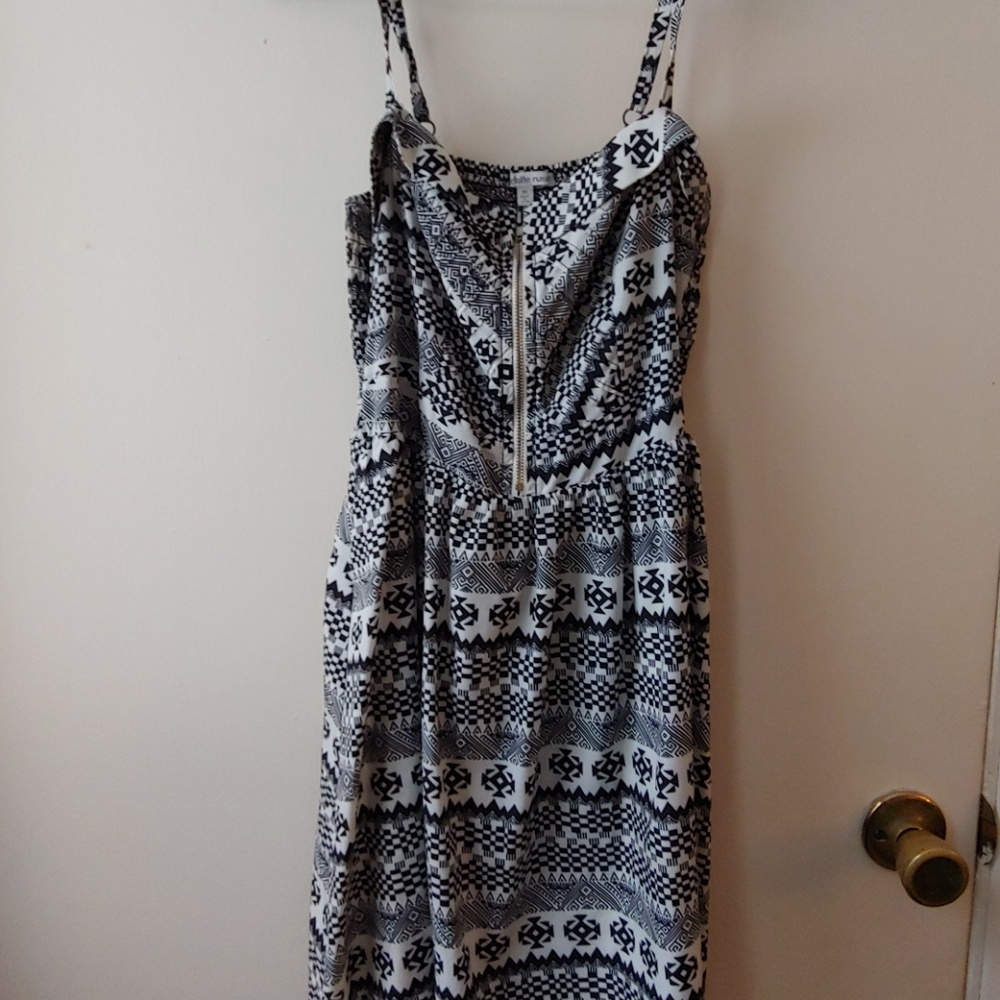 Aztec Print Black and White Zip-Up Dress